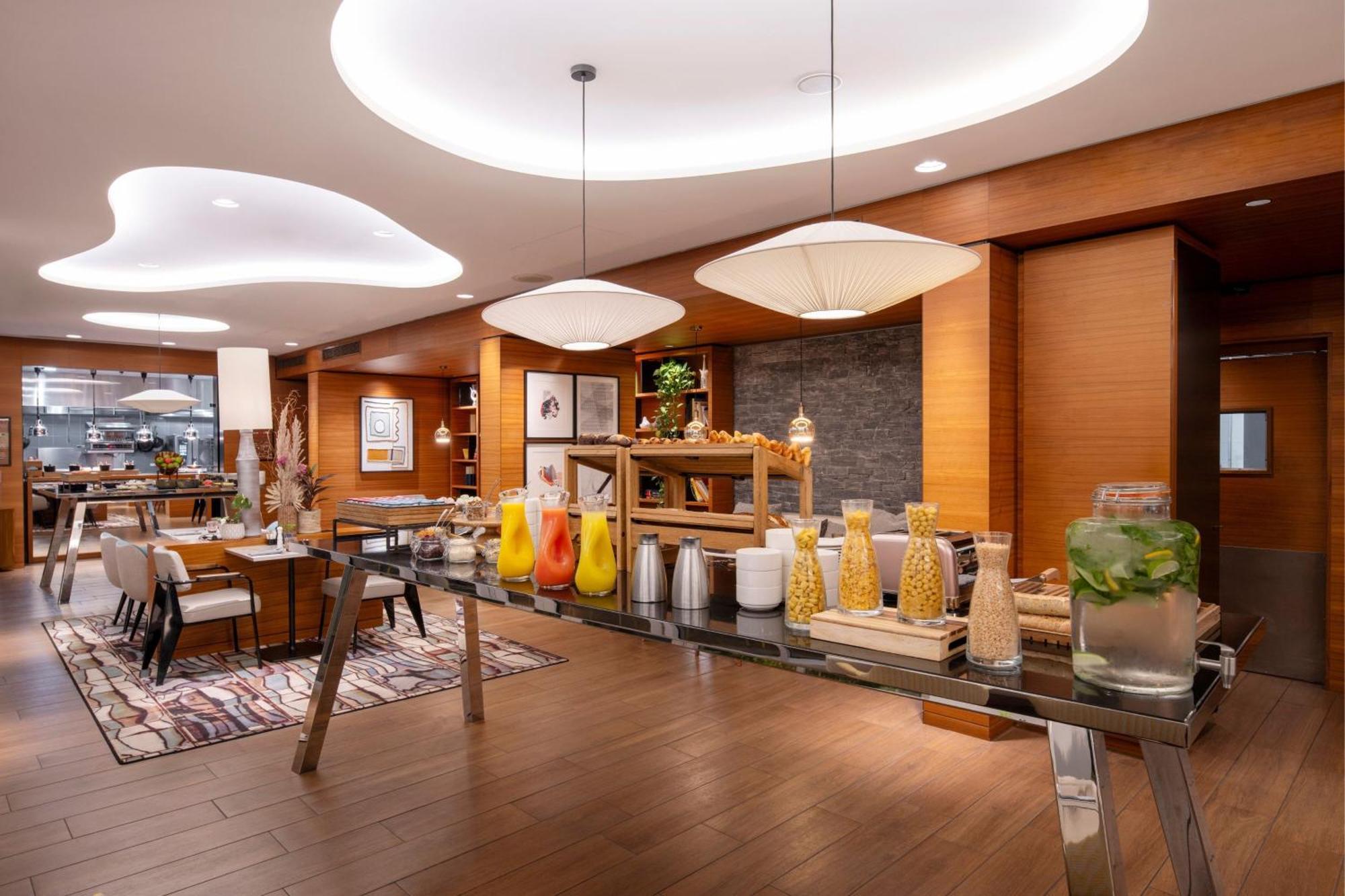 Renaissance Paris Republique Hotel & Spa Экстерьер фото