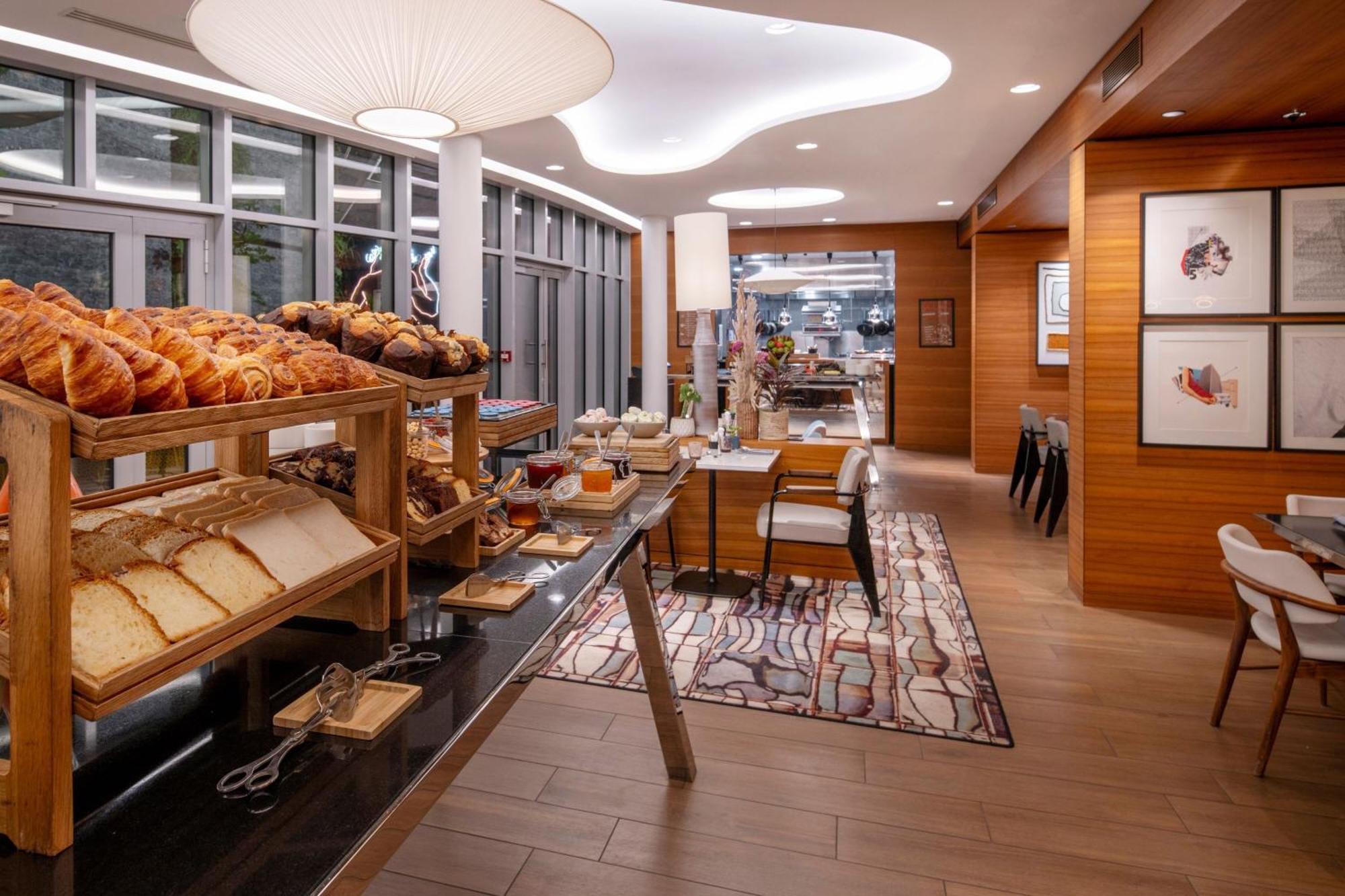 Renaissance Paris Republique Hotel & Spa Экстерьер фото
