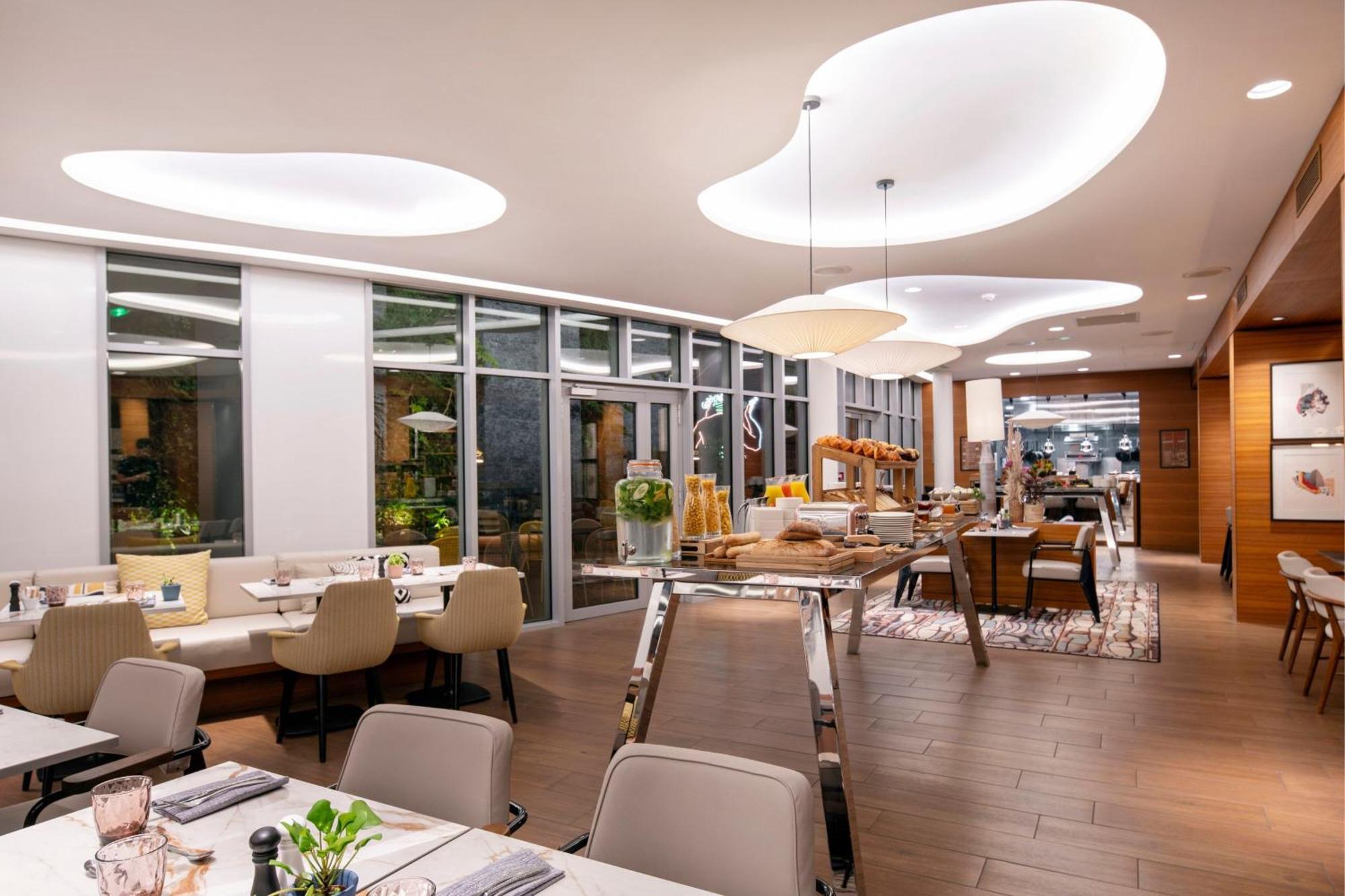Renaissance Paris Republique Hotel & Spa Экстерьер фото