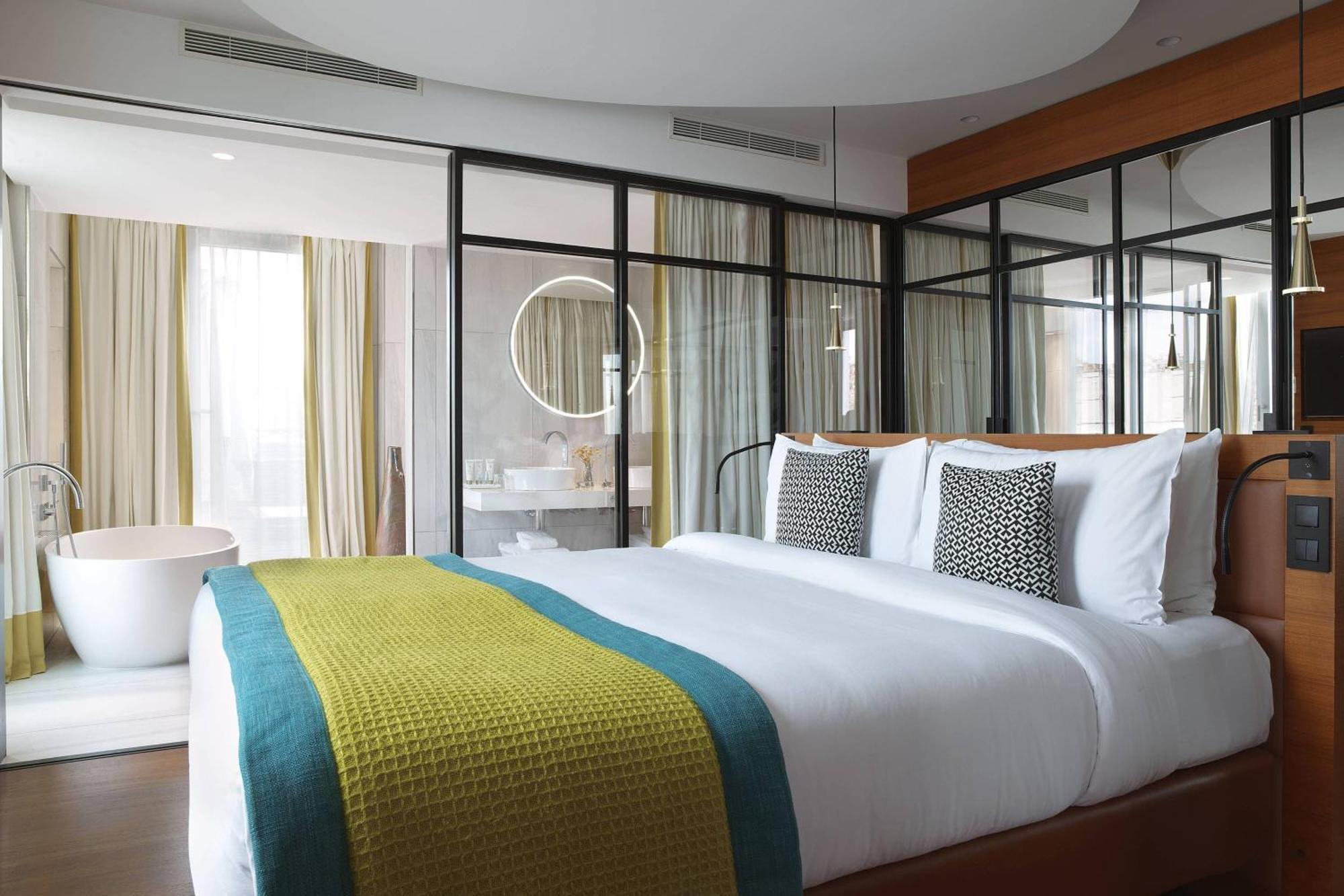 Renaissance Paris Republique Hotel & Spa Экстерьер фото